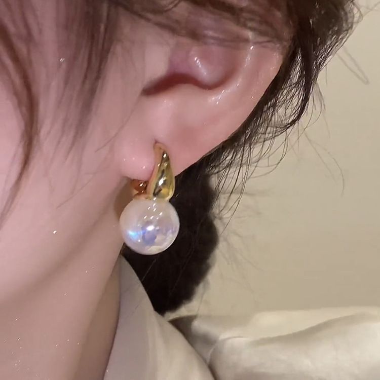 Mermaid Pearl Tassel French Style High Sense Design Temperament Entry Stud Earrings