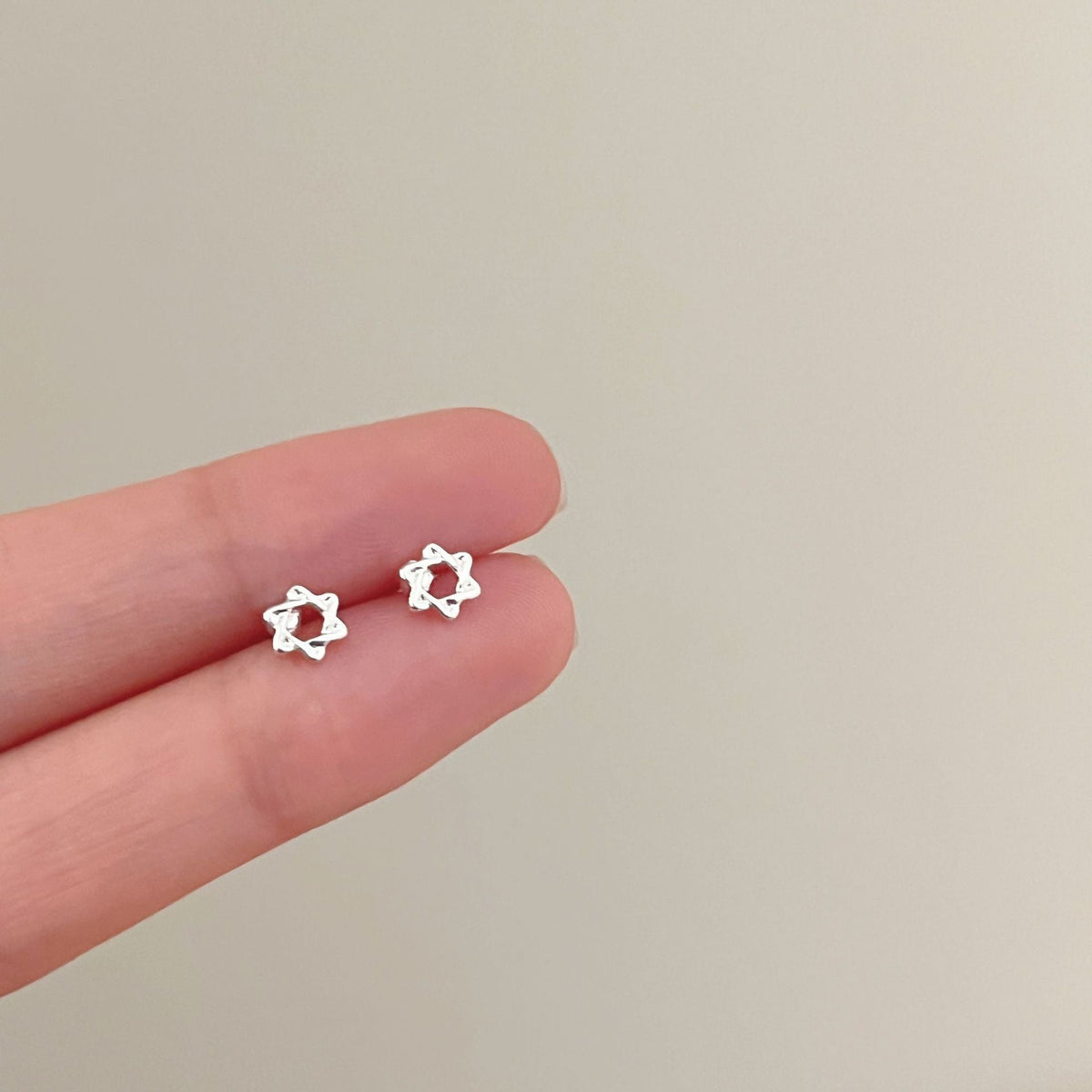 High-grade Bow Small Sier-plated Geometric Korean Earrings
