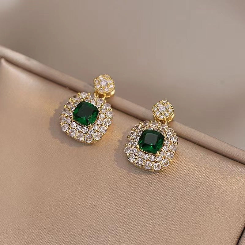 Luxury Aesthetic Design Clavicle Chain Vintage Pendant
