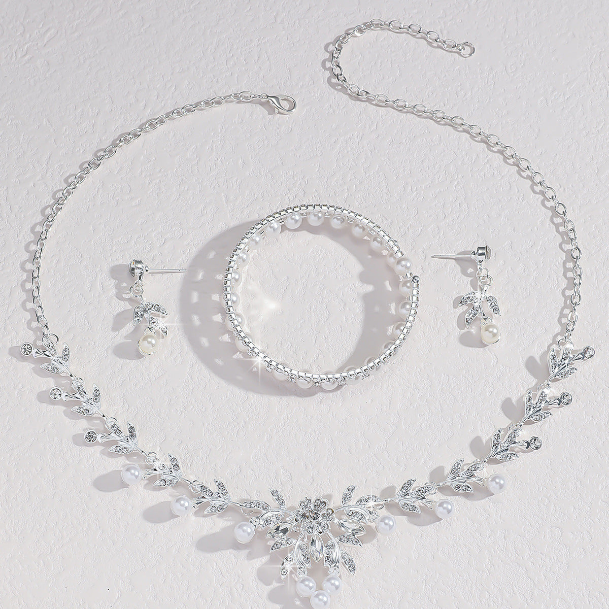 Women's Retro Easy Matching Clavicle Chain Elegant Leaves Necklaces