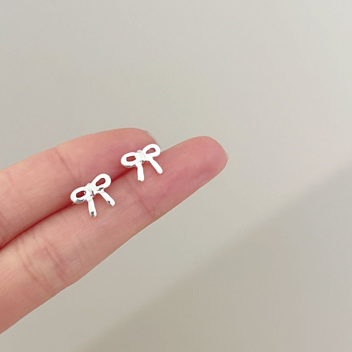 High-grade Bow Small Sier-plated Geometric Korean Earrings