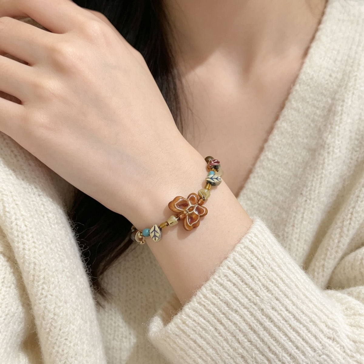 Women's Light Luxury Design Elegant Butterfly Beaded Exotic Ethnic Style Bracelet