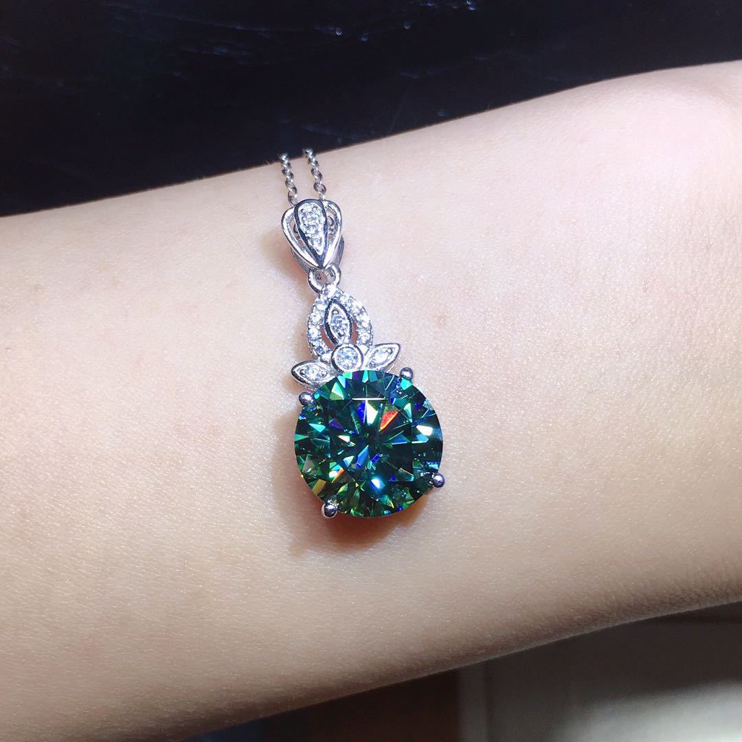 Live Streaming Imitation Maldives Blue Green Moissanite Carat Eight Hearts Pendant