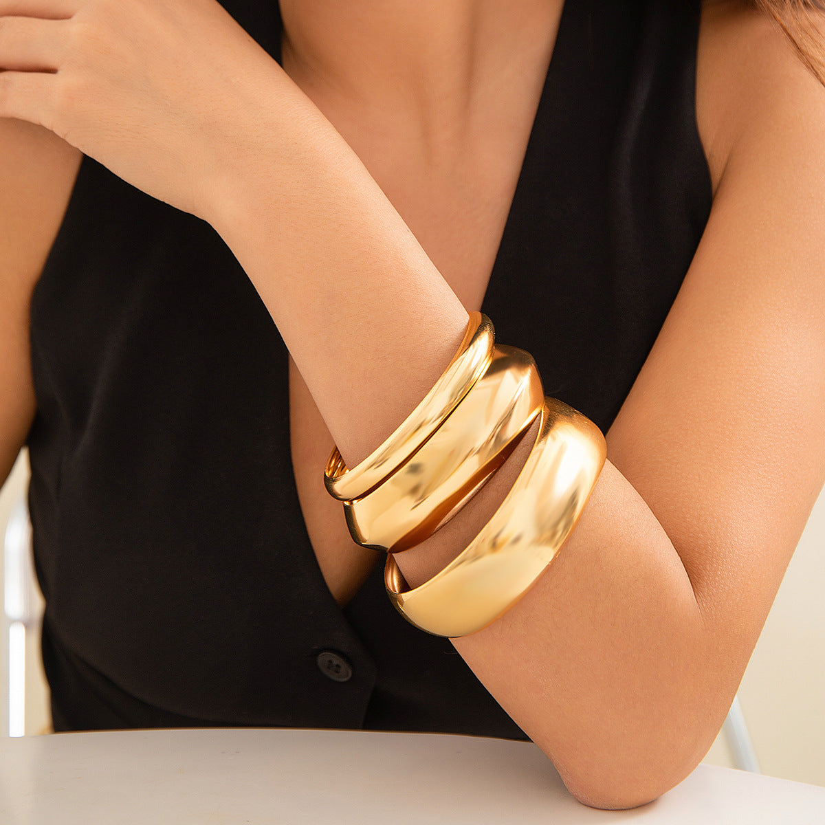 Women's Simple Fashion Arc Hand High-grade Niche Bracelet