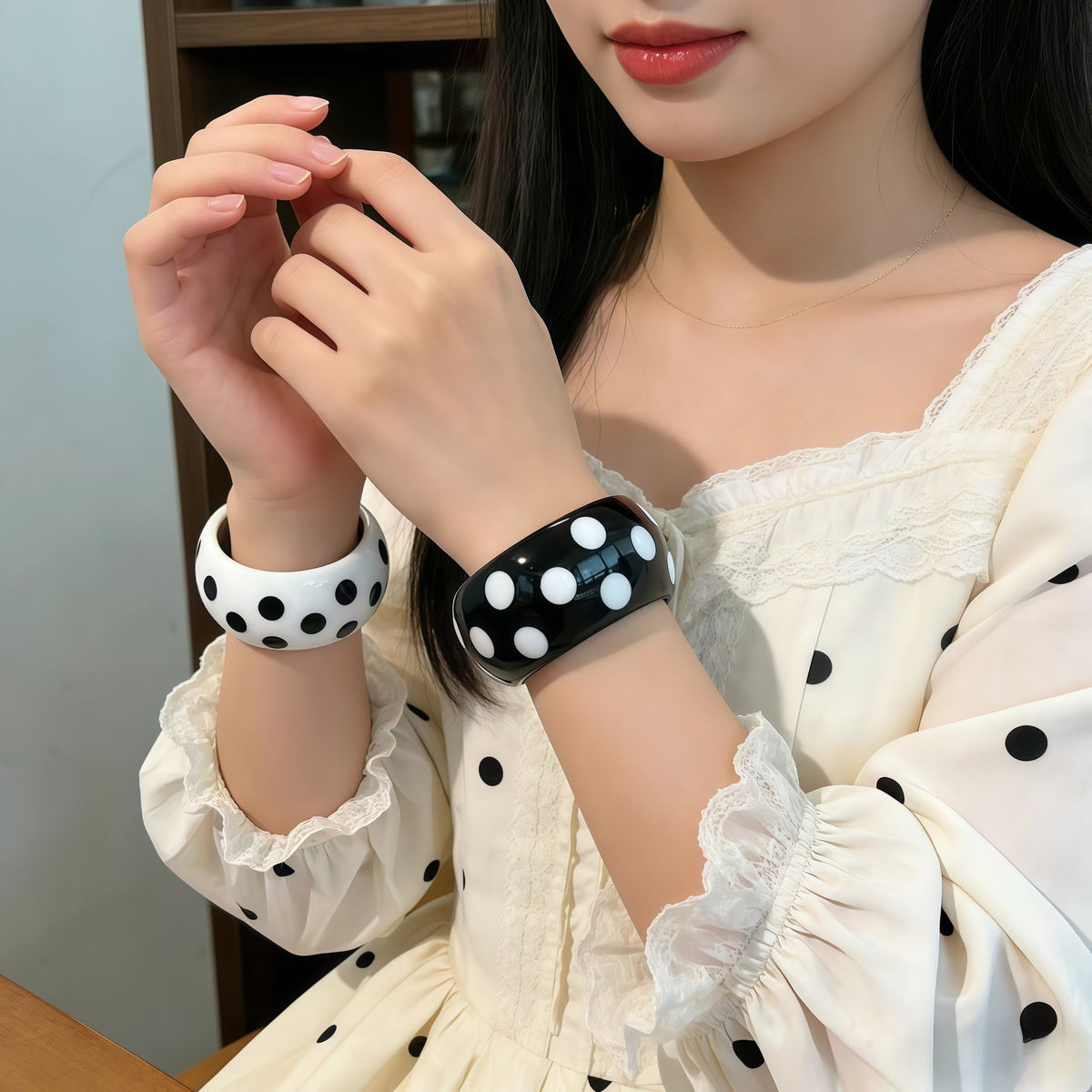 Black White Spots Symmetrical High-grade Resin Vintage Affordable Luxury Bracelets