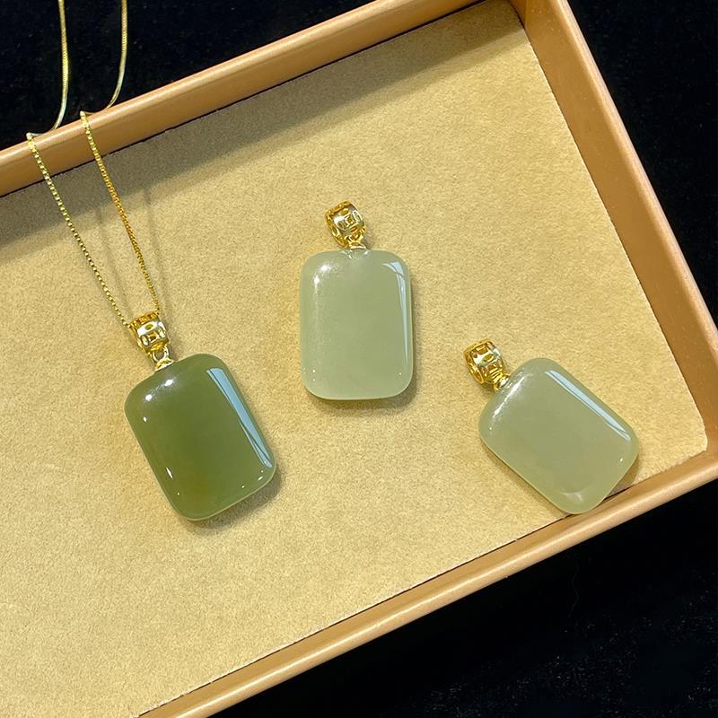 Jade Lucky Female Clavicle Chain Retro Simple Light Pendant
