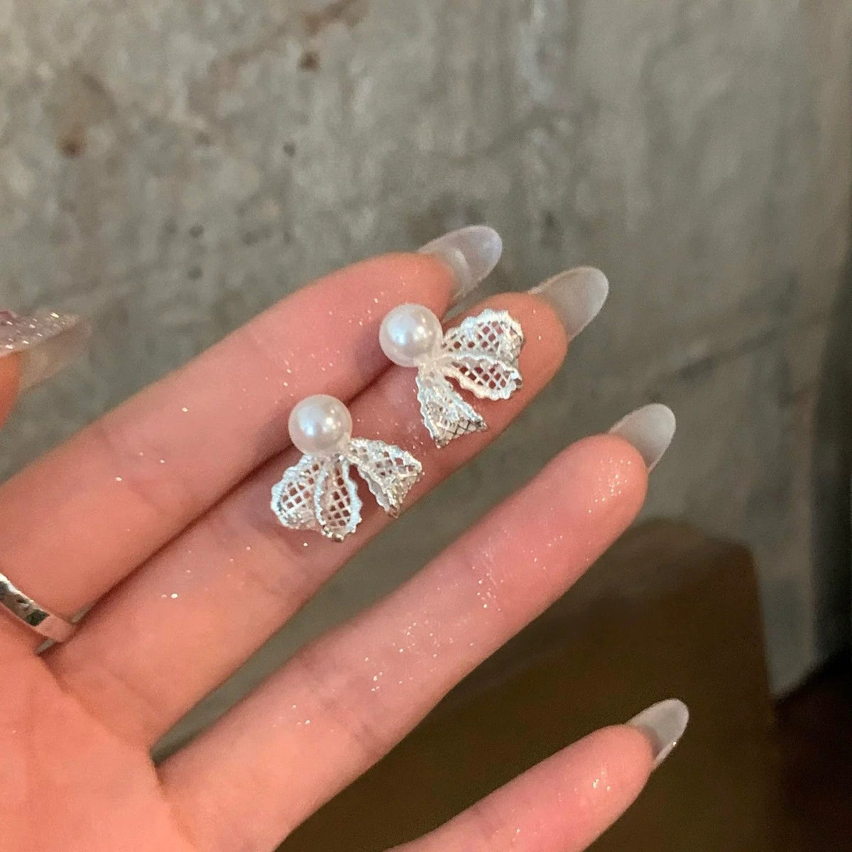 Gentle Lace Pearl Bow Niche Exquisite Fairy Style Light Earrings