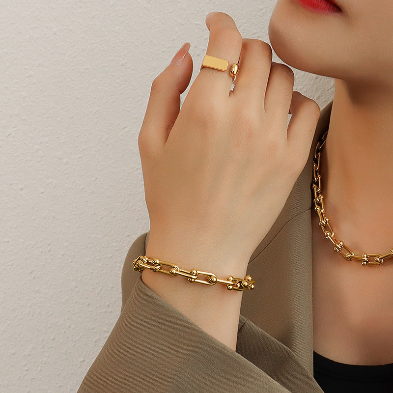 Exaggerated Design Vachette Clasp U-shaped Ear Titanium Steel Gold Jewelry Set