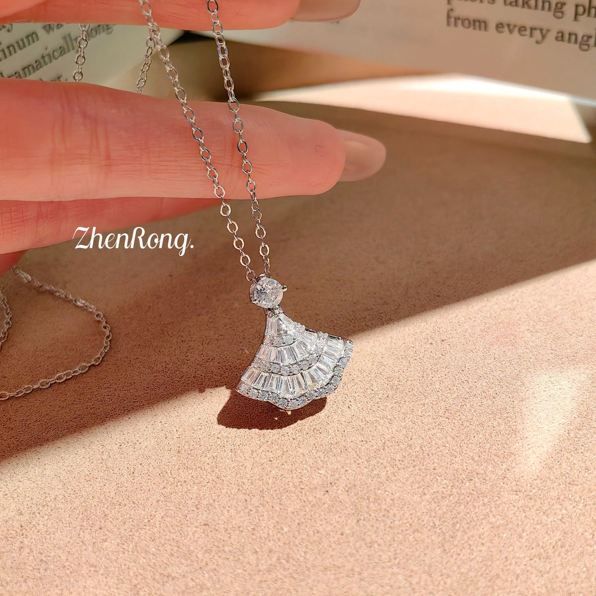 Elegant Sier Dress With Fully Collarbone Niche Pendant