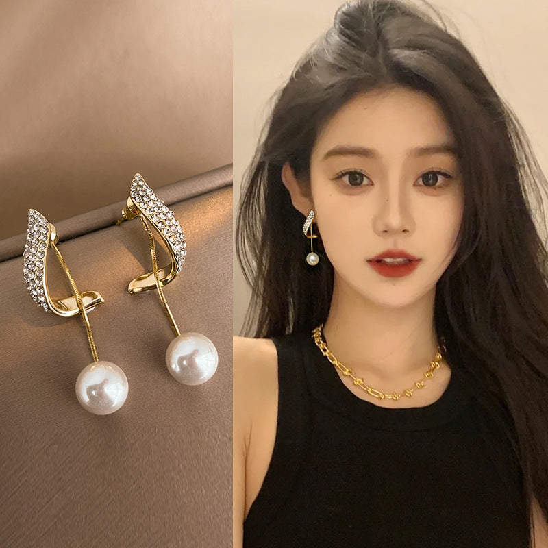 Women's Eye-catching Fashionable Design Sterling Sier Pearl Earrings