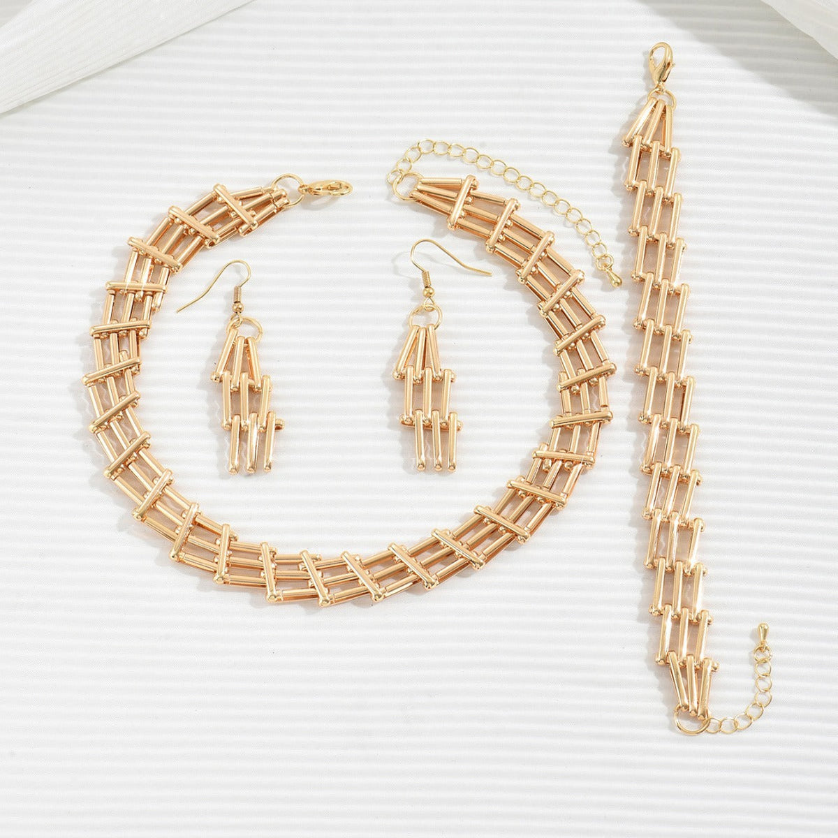 Wind Metal Chain Glossy Collar Can Earrings