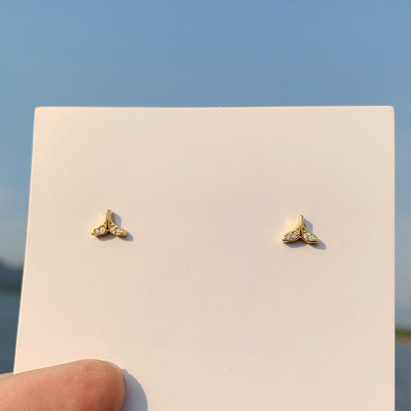 Women's Needle Trendy Small Gold Crowns Personality Simple Stud Earrings