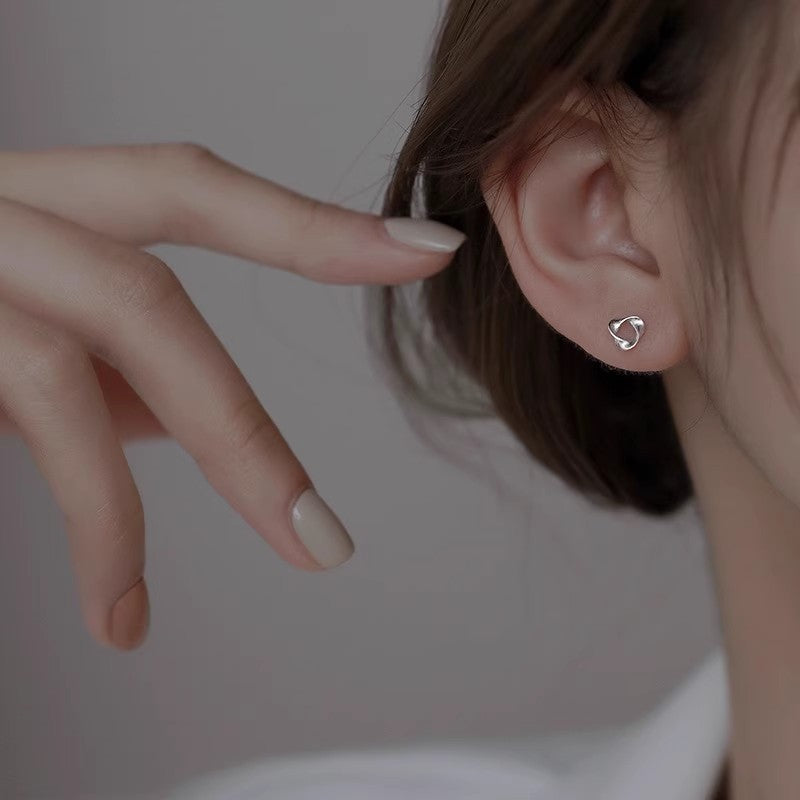 Mobius Strip Small Screw Ear Bone Female Temperament Wild Stud Earrings
