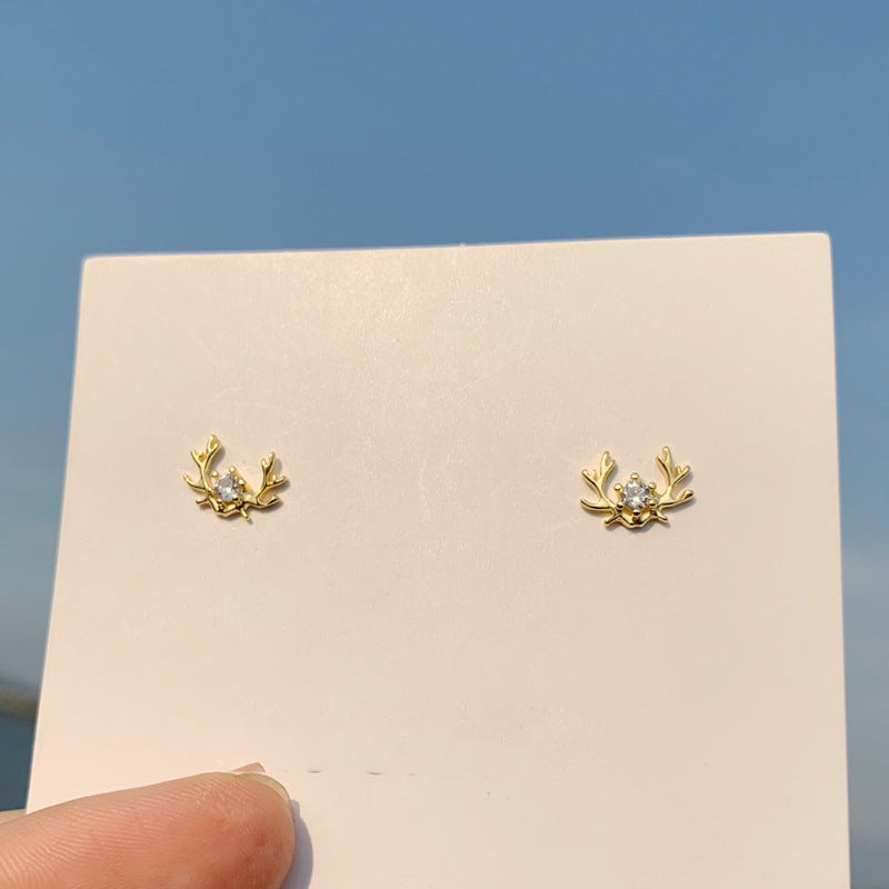 Women's Needle Trendy Small Gold Crowns Personality Simple Stud Earrings