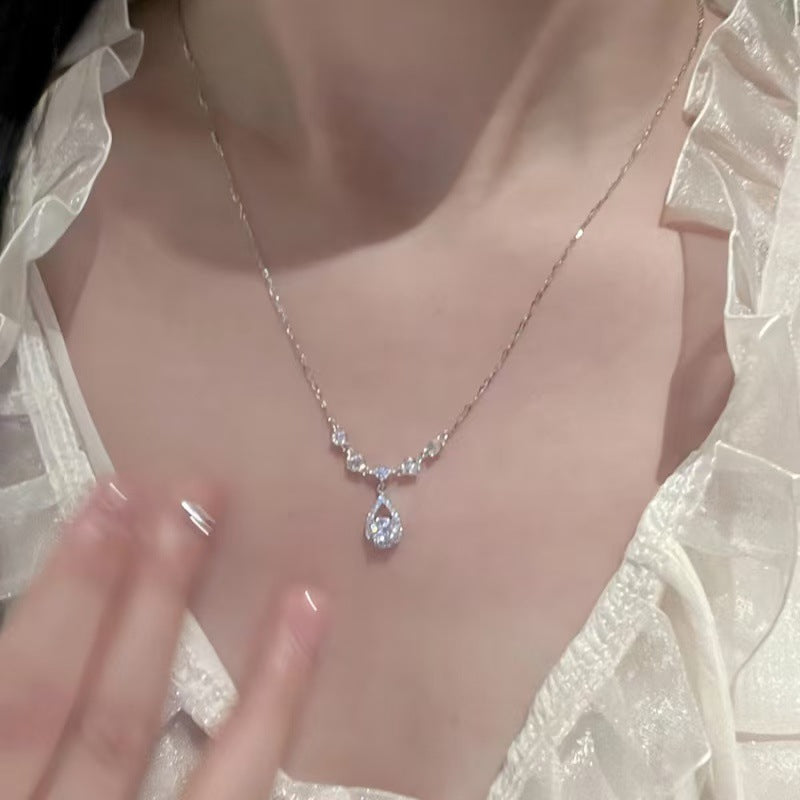 Women's Sterling Sier Mermaid Tears Drop Fashion Simple Light Necklaces