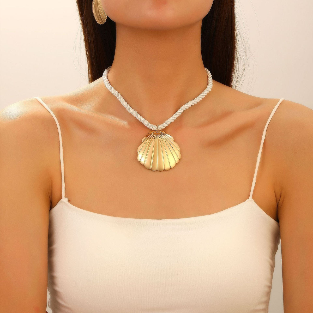 Women's Exaggerated Personalized Vacation Style Shell Simple Necklaces