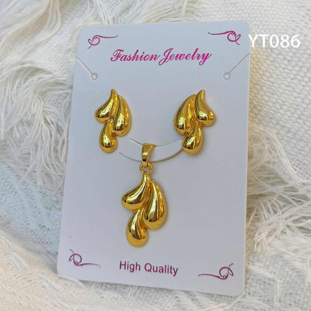 Niche Design Mild Luxury Retro Golden Versatile Jewelry Set