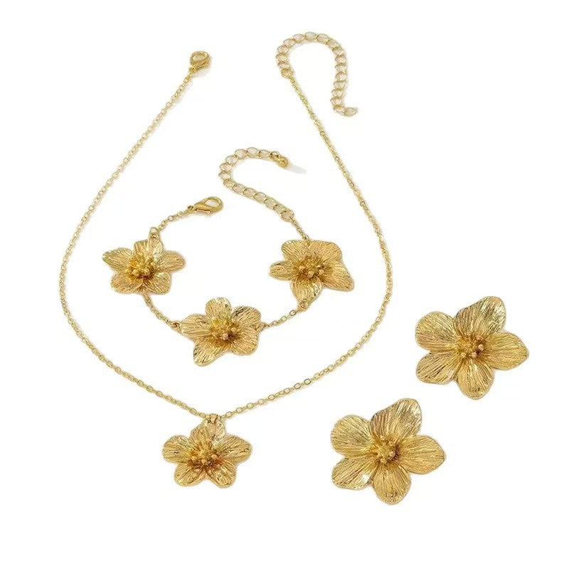 Light Luxury Golden Flower Suite Niche Earrings