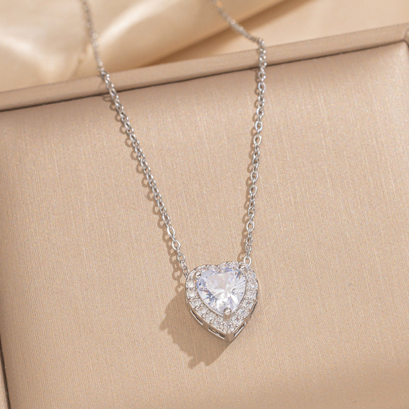 With Hearts Inlaid Zircon Advanced High Light Luxury Clavicle Necklace