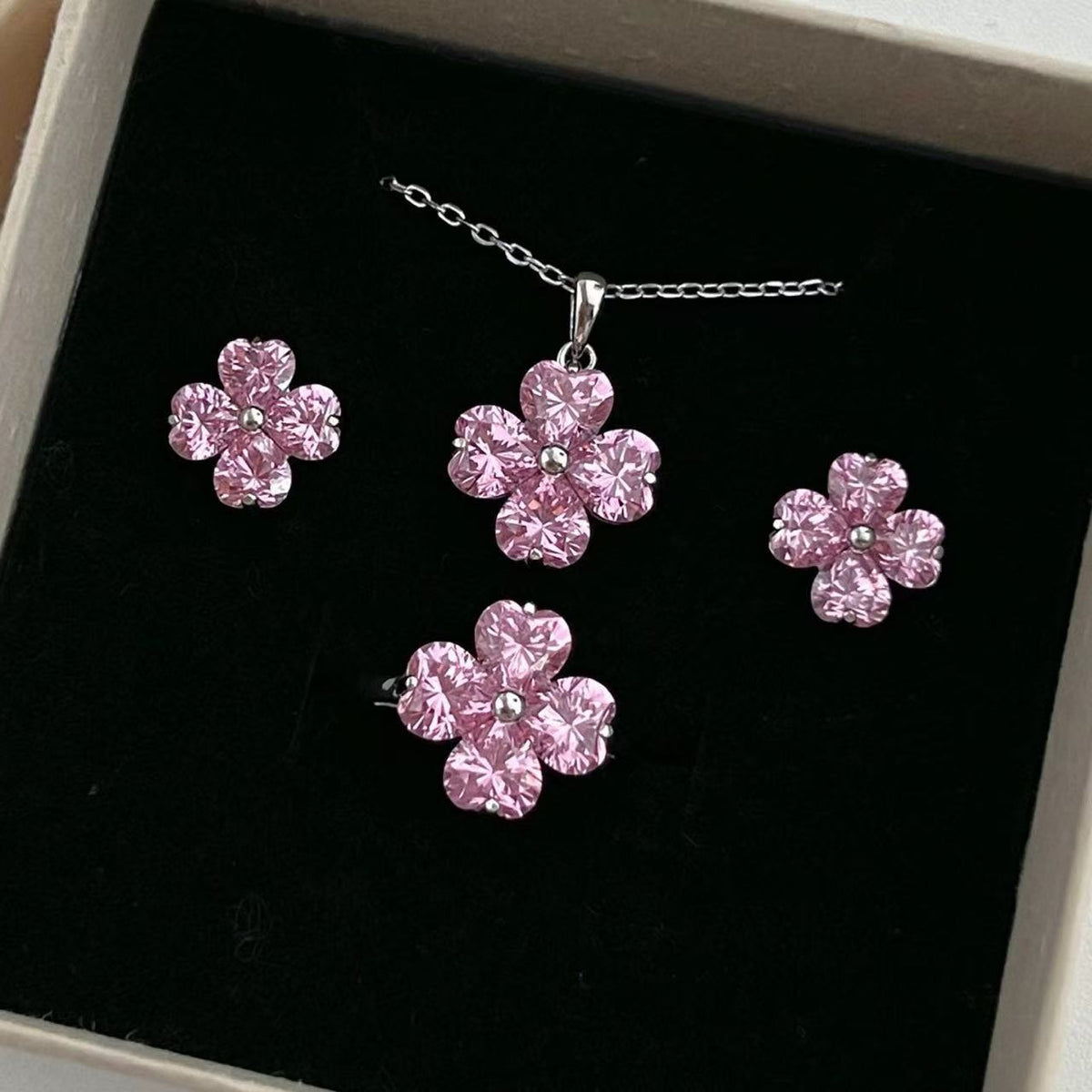 Women's Sier Female Clover Loving Heart Zircon Inlaid Exquisite Jewelry Set