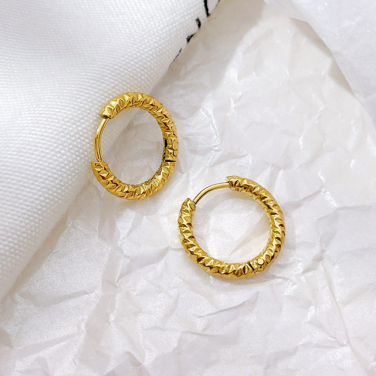 Stainless Steel Circle Ear Clip Cold Wind Embossed Niche Titanium Earrings