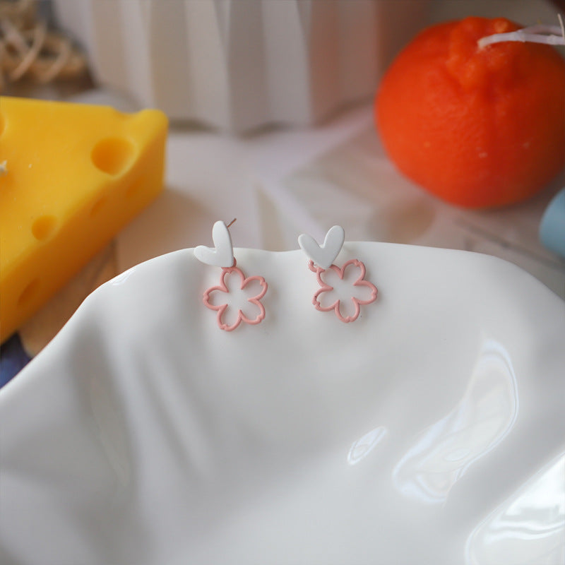 Hollow Small Flower Love Heart Female Elegant Simple Ear Clip Stud Earrings