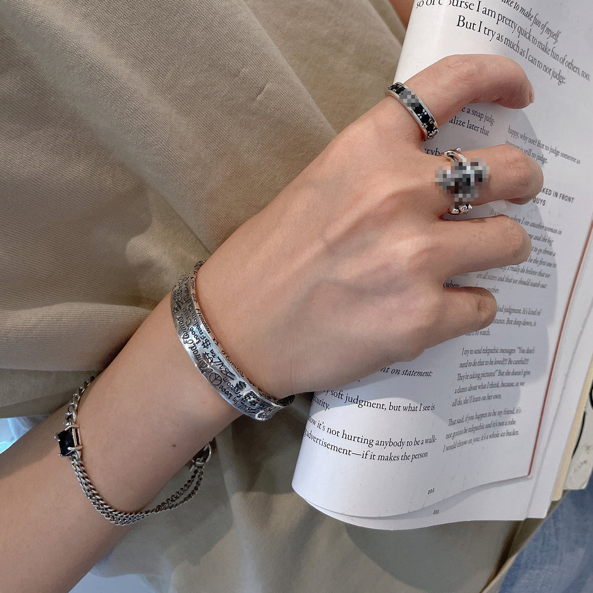 Couple Iti High-grade Female Design Mild Luxury Retro Bracelet