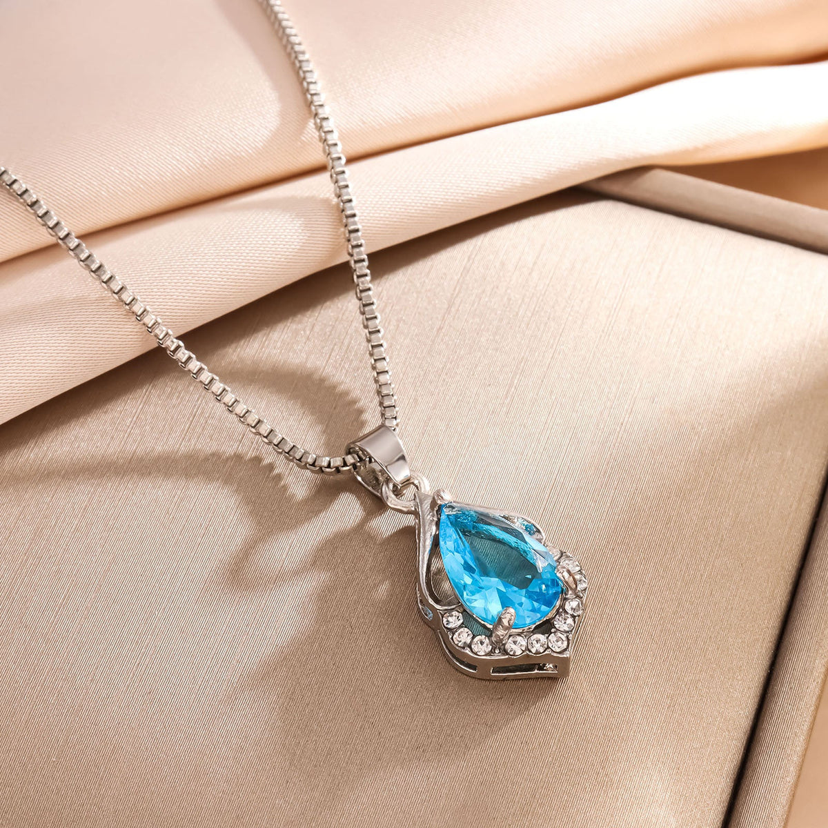Sier Water Drop Amethyst Clavicle Chain Pendants
