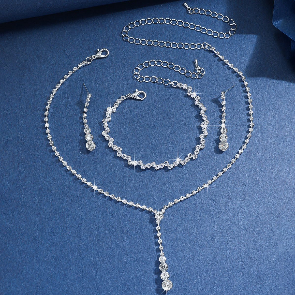 Women's Fashion Light Luxury Zircon Clavicle Chain Design Rhinestone Necklaces