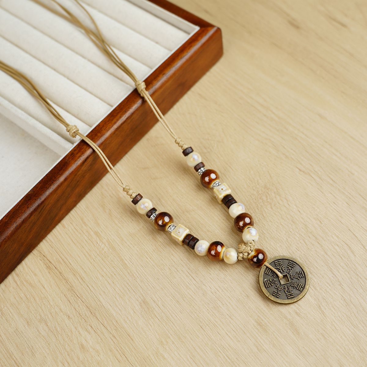 Ceramic Female Light Luxury Minority Travel Necklaces