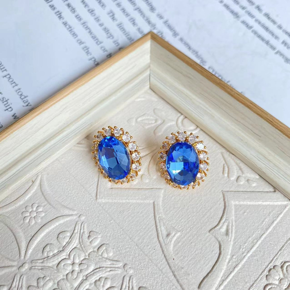 Real Gold Western Antique Engraved Full Diamond Elegant Ear Retro Jewelry Set