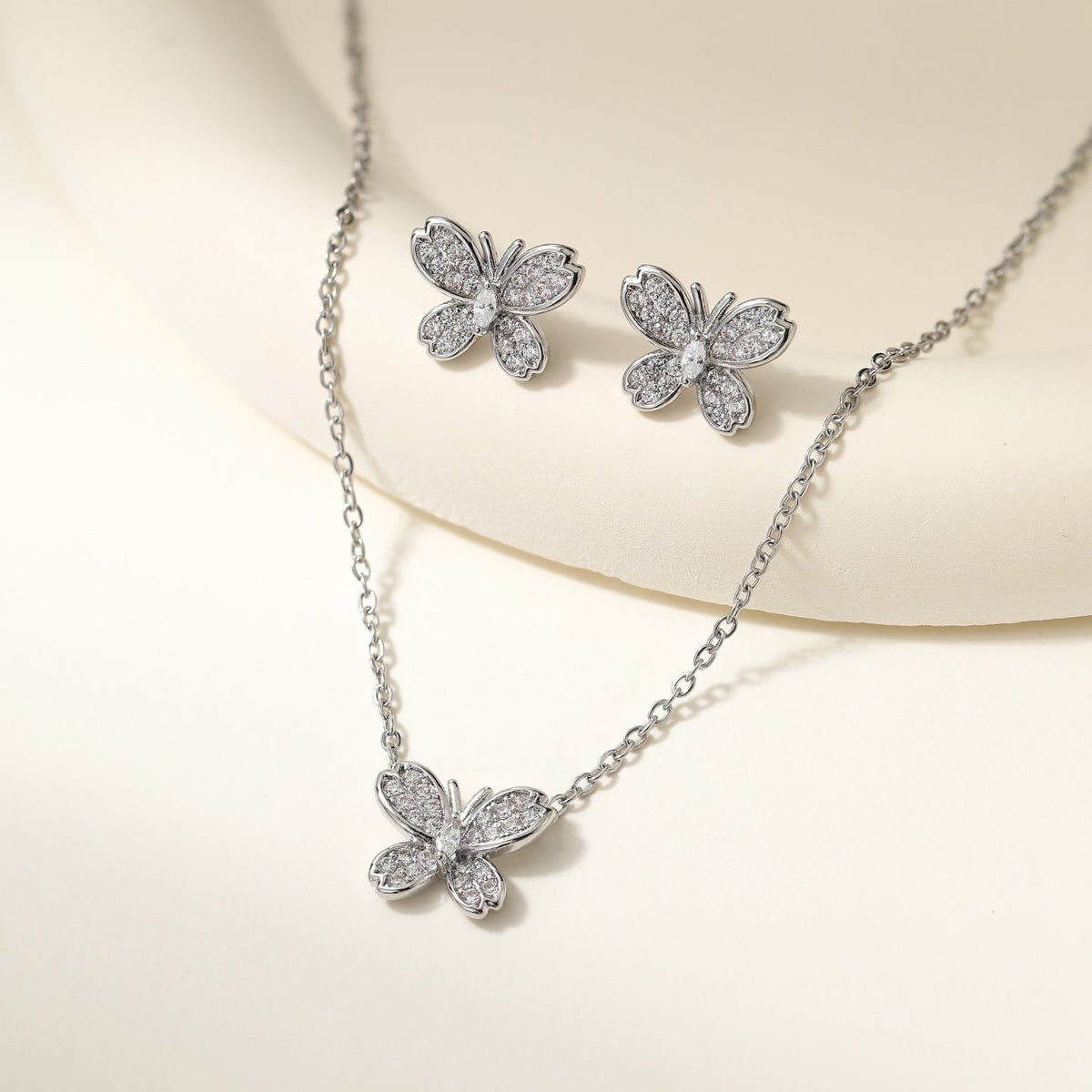 Women's Clover Diamond In The Debris Butterfly Necklaces