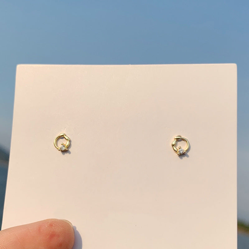 Women's Needle Trendy Small Gold Crowns Personality Simple Stud Earrings