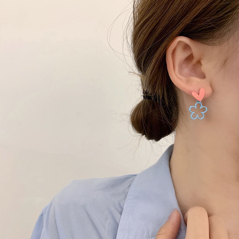 Hollow Small Flower Love Heart Female Elegant Simple Ear Clip Stud Earrings