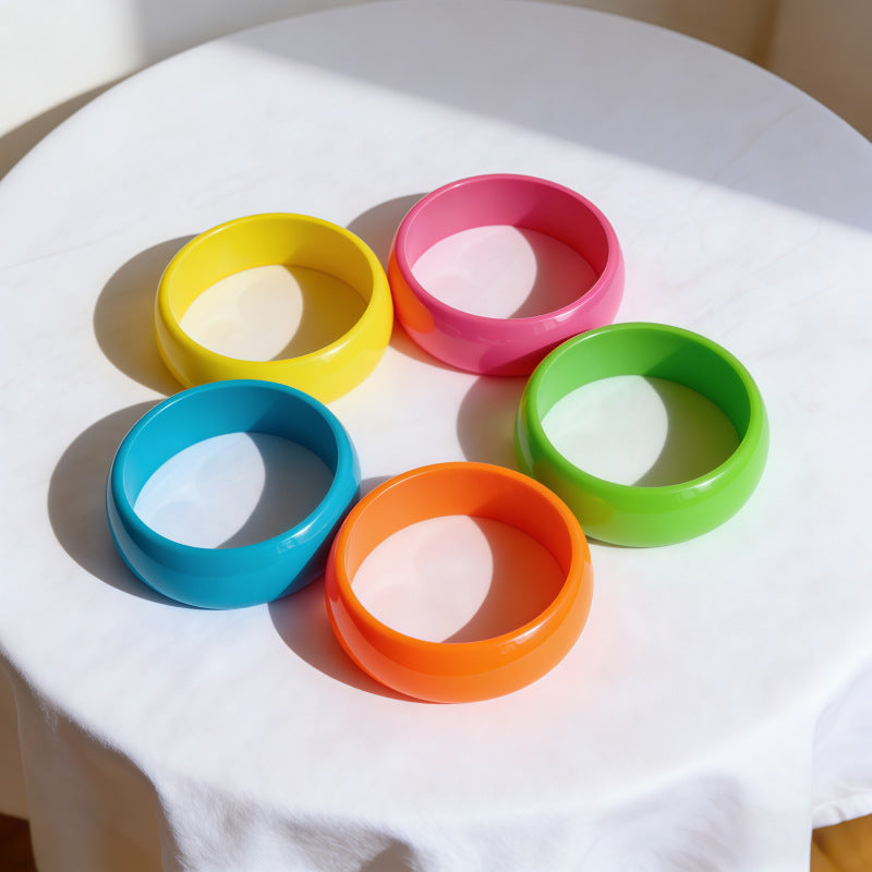 Plastic Popular Aperture Solid Color Glossy Bracelet