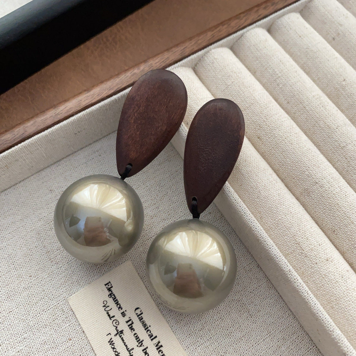 Wooden Water Drop Elegant Exquisite Light Luxury Atmosphere Stud Earrings