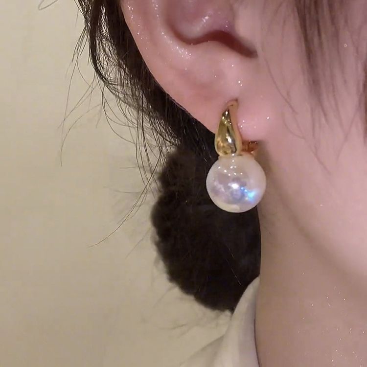 Mermaid Pearl Tassel French Style High Sense Design Temperament Entry Stud Earrings