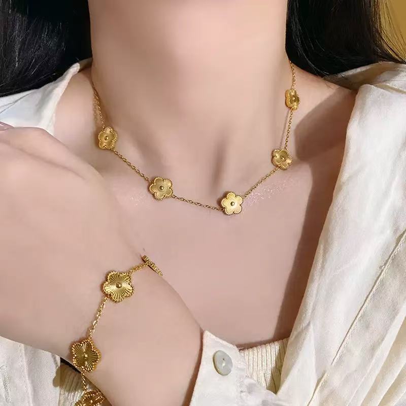 Women's Titanium Steel Ear Fashionable Temperamental Stainless Jewelry Set