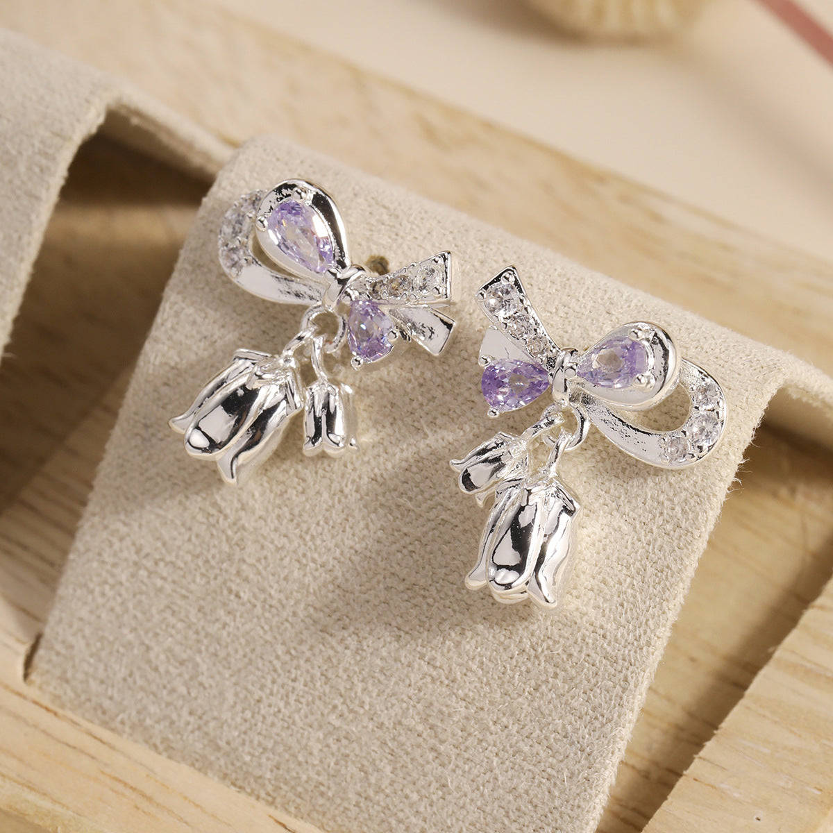 Sier Needle Light Luxury Zircon Bow Flower Niche Sweet Design Earrings