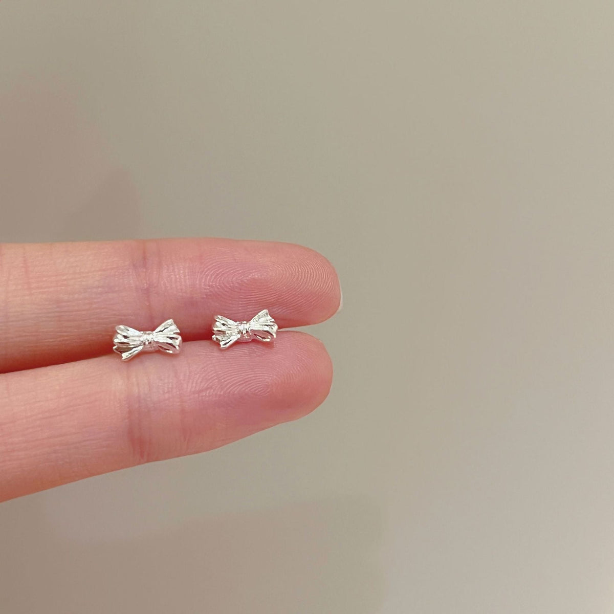 High-grade Bow Small Sier-plated Geometric Korean Earrings