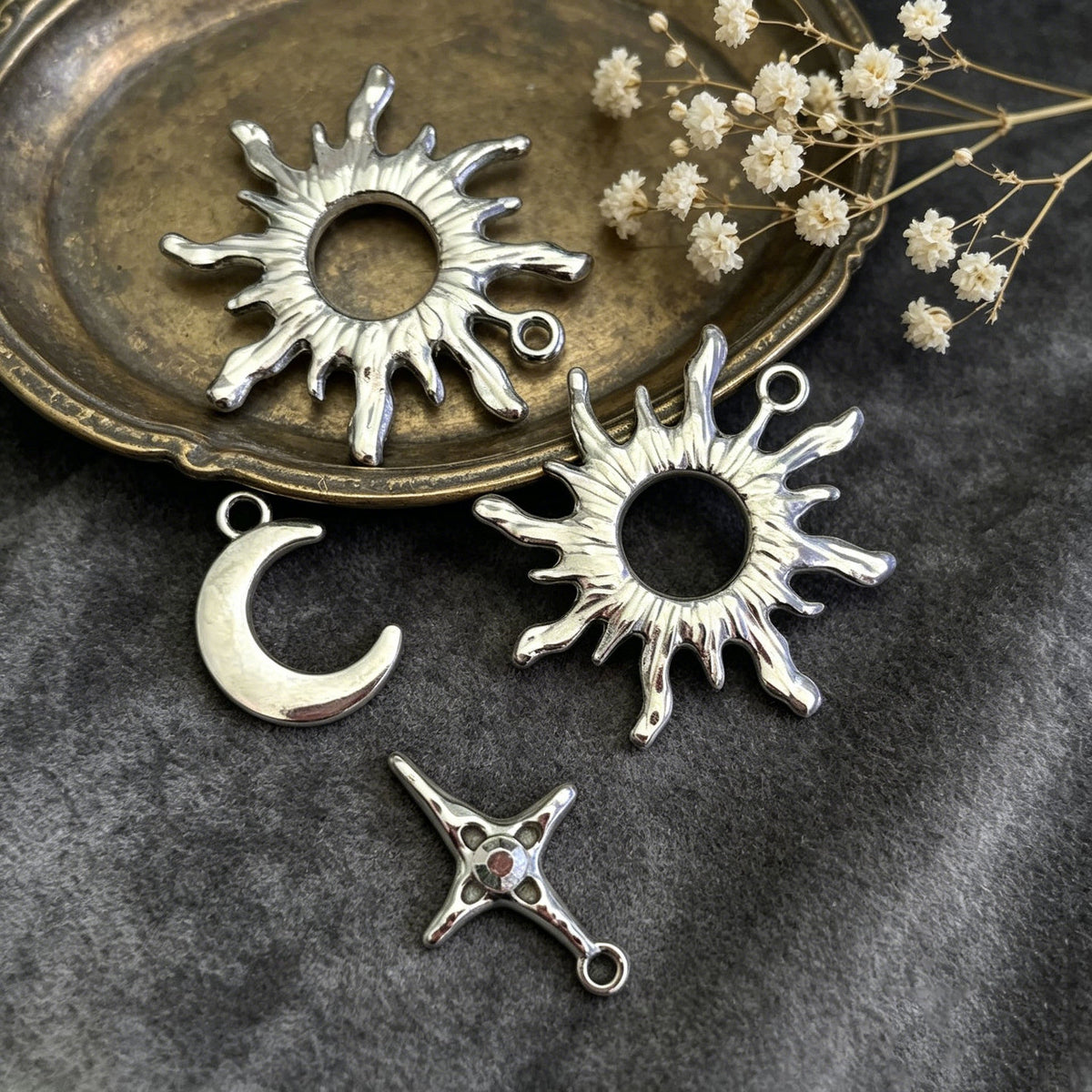 Hollow Sunflower Four Awn Star Moon Pendant