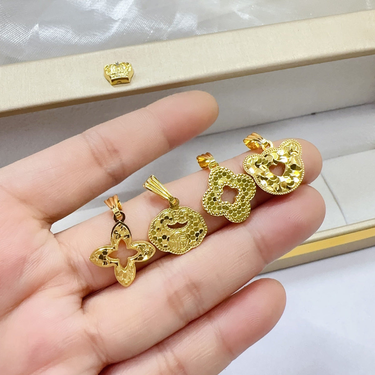 Store Flash Mush Ice Four-leaf Clover Female Vietnam Placer Craft Pendant