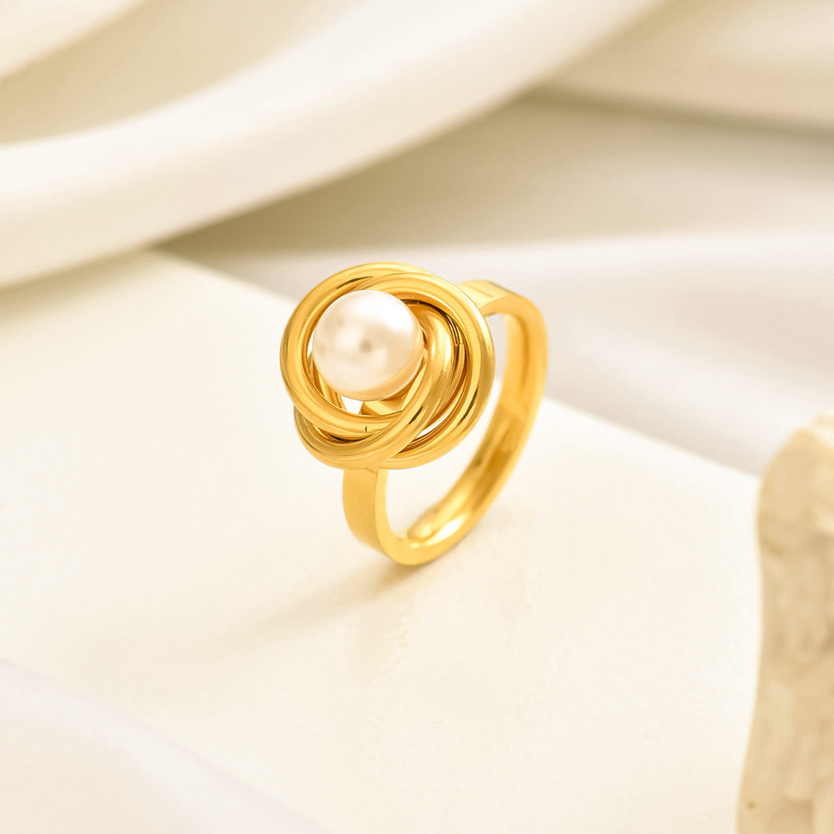 Women's Rose Flower Pearl Luxury Affordable Fashion High-grade Ring
