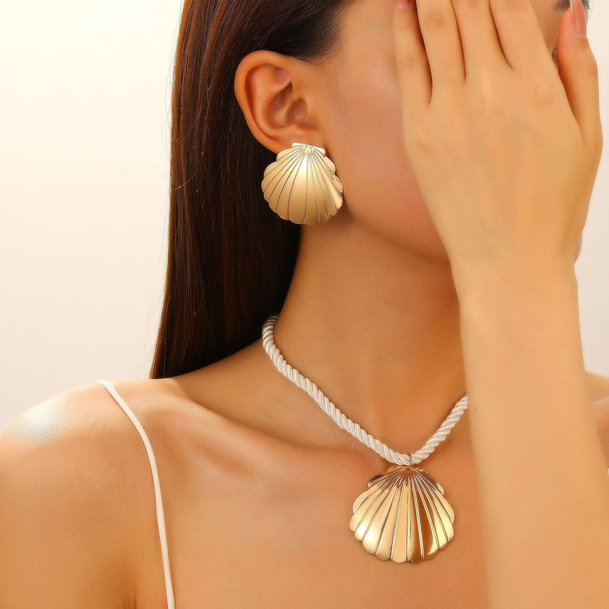 Women's Exaggerated Personalized Vacation Style Shell Simple Necklaces