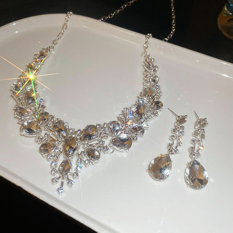 Women's Style Geometric Water Drop Fashion Short Light Jewelry Set