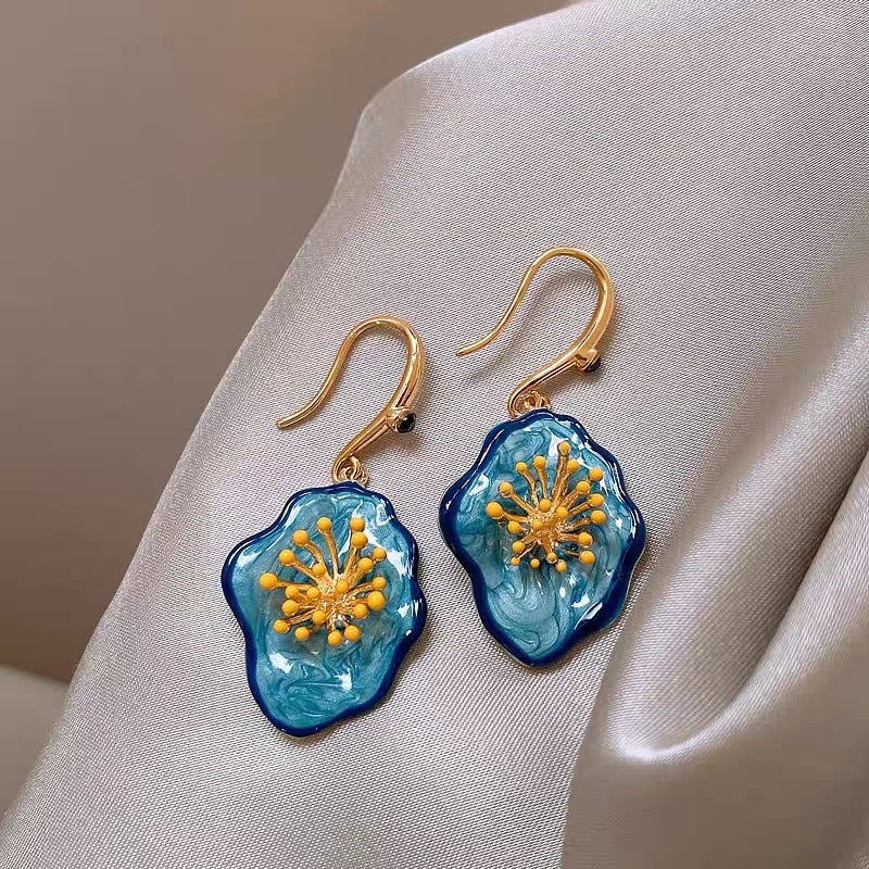 Jardin Monet Blue Glaze Flowers Pipa Pearl Chinese Retro Light Stud Earrings