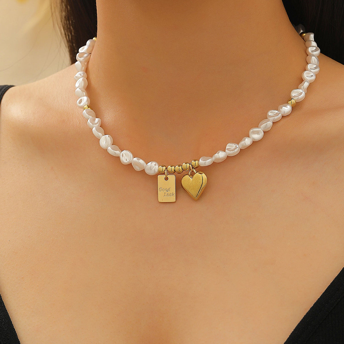 Pearl Female Style Creative Design V-shaped Jewelry Set
