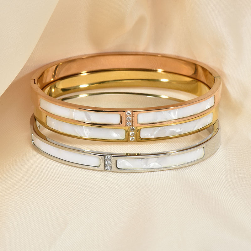 Women's Three Diamond White Shell Titanium Steel Gold-plated Light Bracelet
