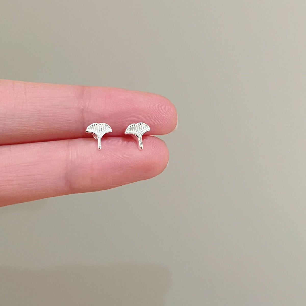 High-grade Bow Small Sier-plated Geometric Korean Earrings