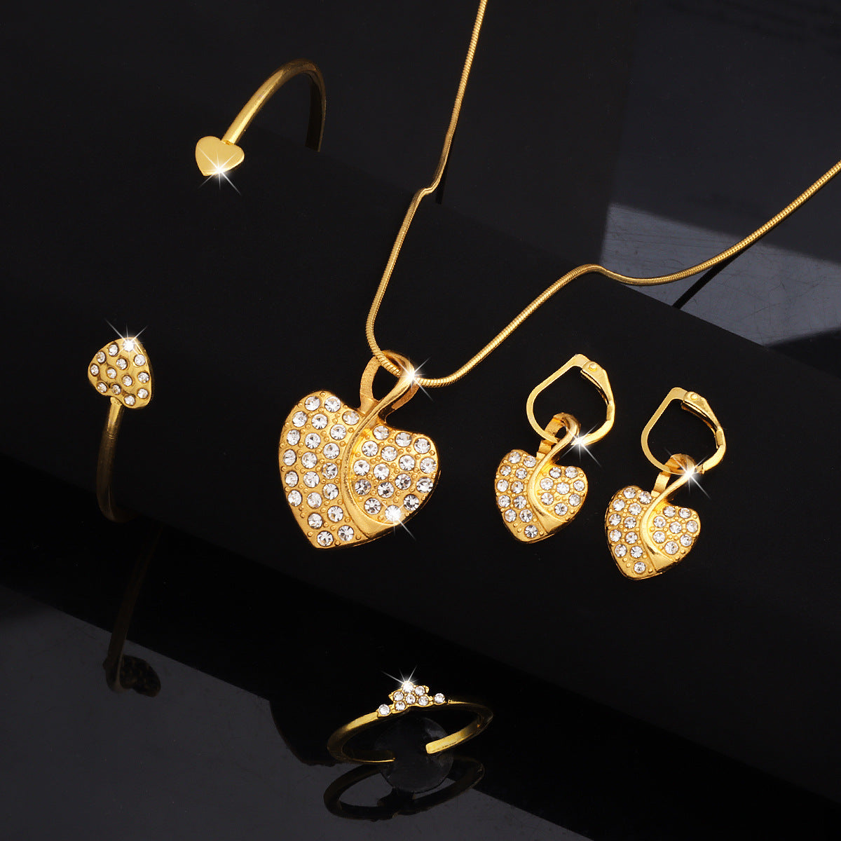 Fashion Heart-shaped Clavicle Peach Heart Wedding Necklaces